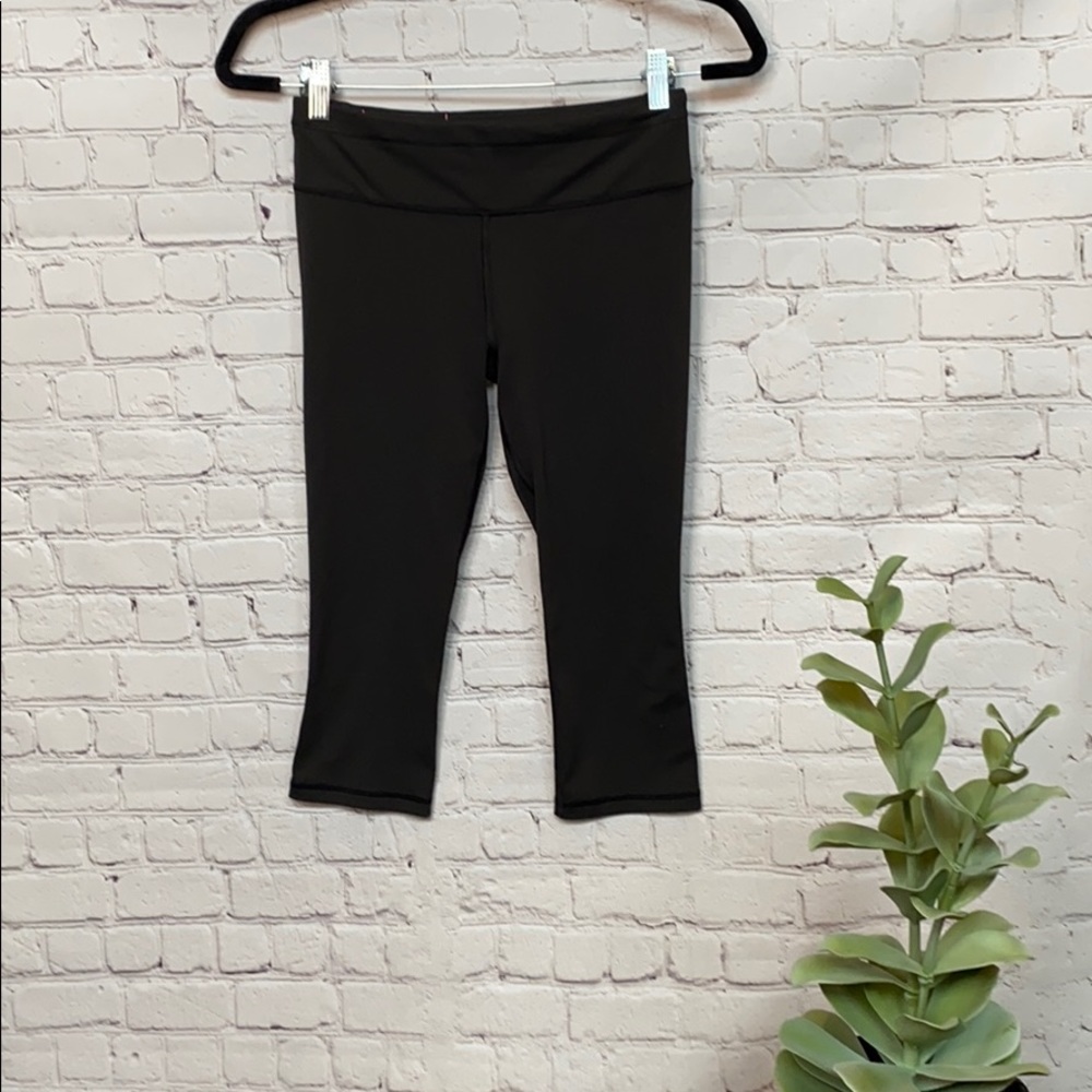 Victoria Secret Made Sexy Knockout Crop capri
